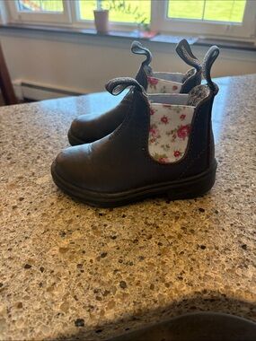 Blundstone Kids Dark Brown Chelsea Boots with Floral Elastic